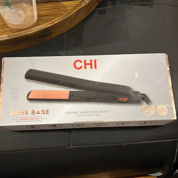 Chi Boss Babe ceramic hairstyling 1" iron limited edition new in box - Picture 2 of 3